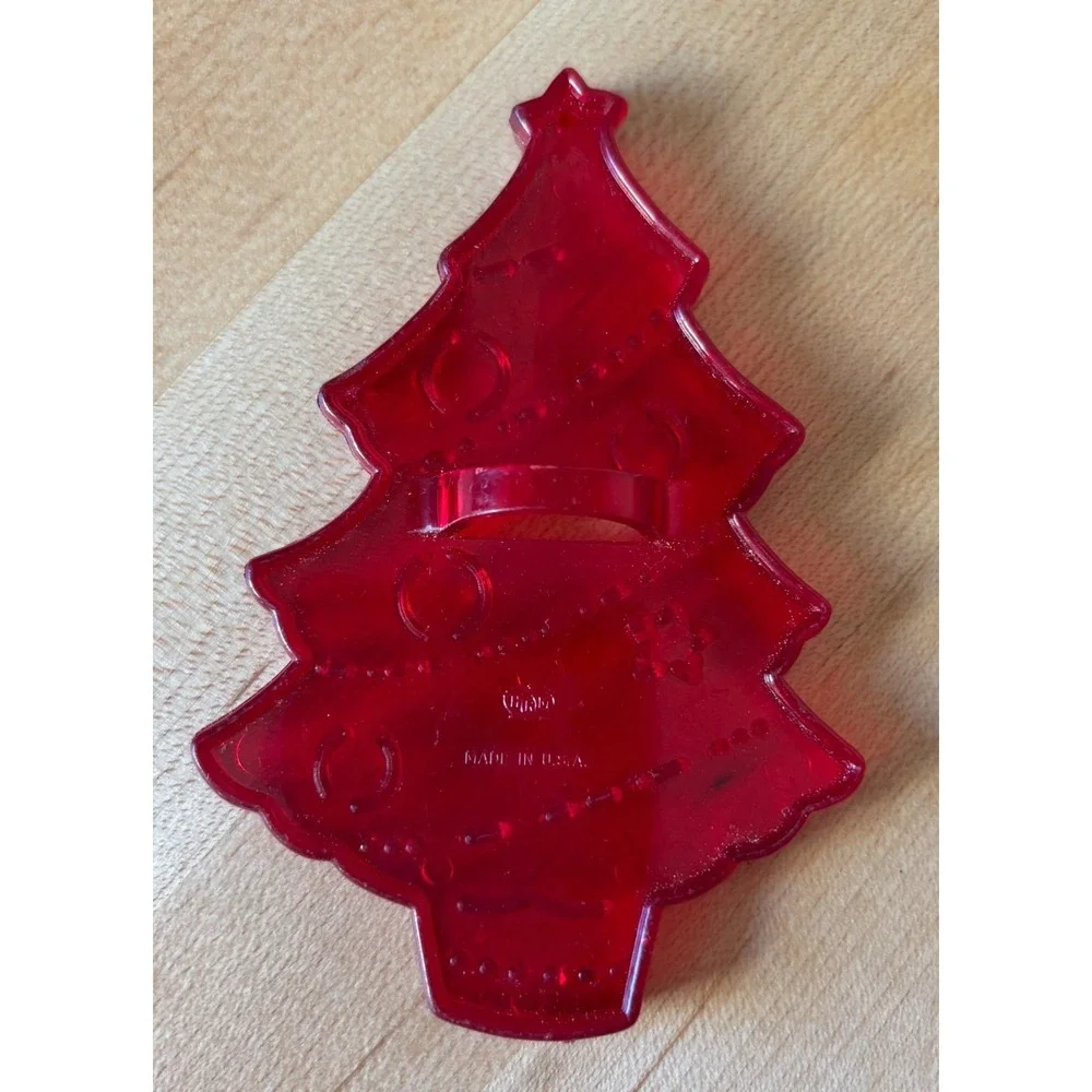 4 Vintage red plastic cookie cutters Humpty Dumpty & 3 Christmas‎ cutters